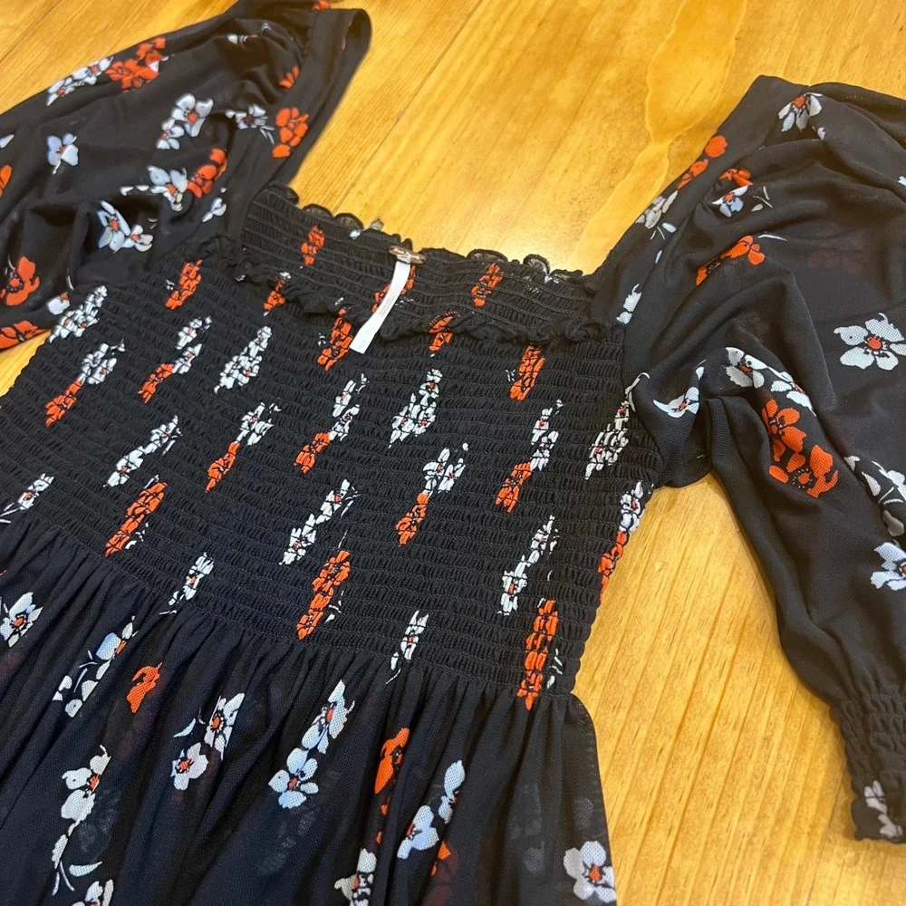 Free People Delta Dawn Smocked Floral Top Midnight Combo Black Red White‎ Small